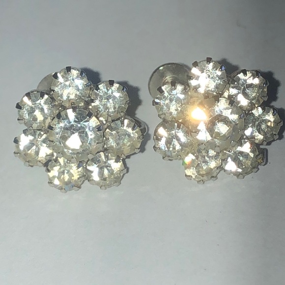 Vintage Silver Tone Sparkling Crystal Cluster Screw Back Earrings - Picture 1 of 4